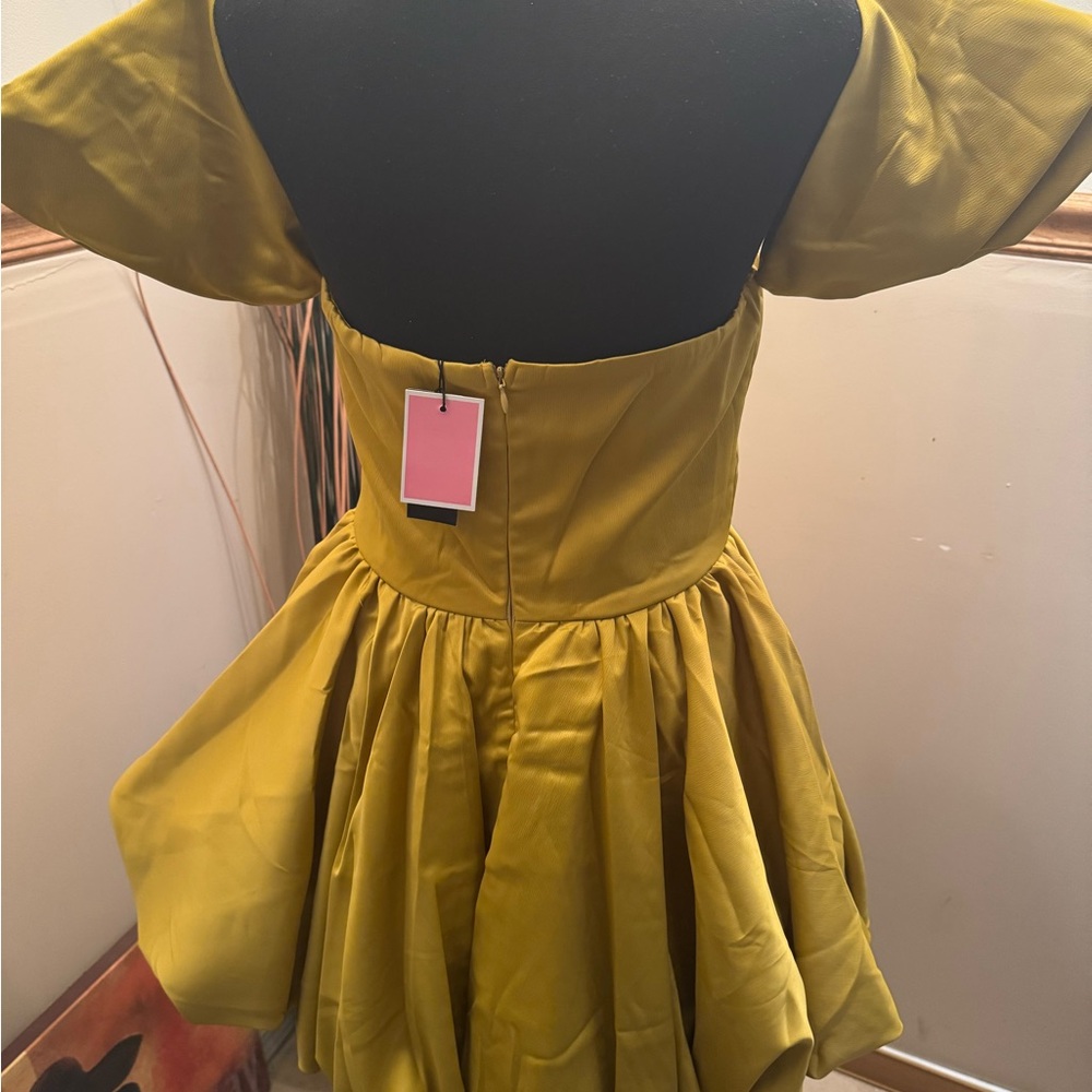Pretty little thing Chartreuse ball dress - Picture 15 of 16